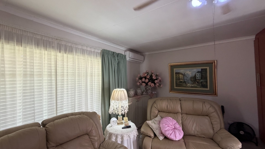 2 Bedroom Property for Sale in Miederpark North West